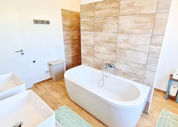Mira Villa *