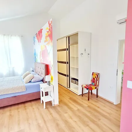 Vila Mira *