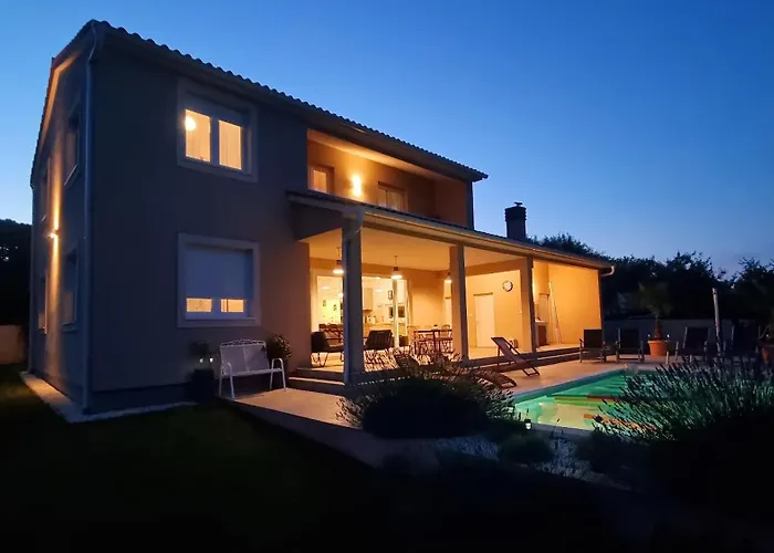 Mira Villa *