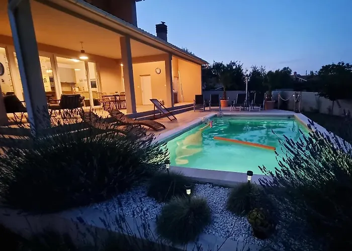 Villa Mira