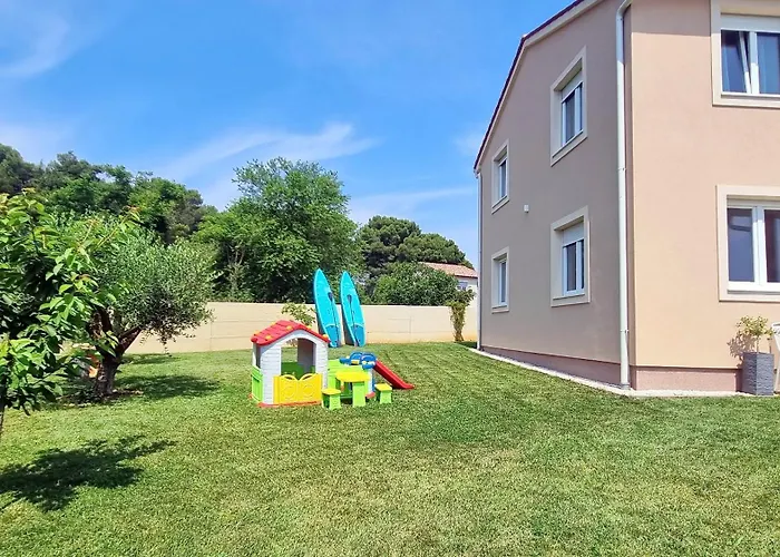 Mira * Pula