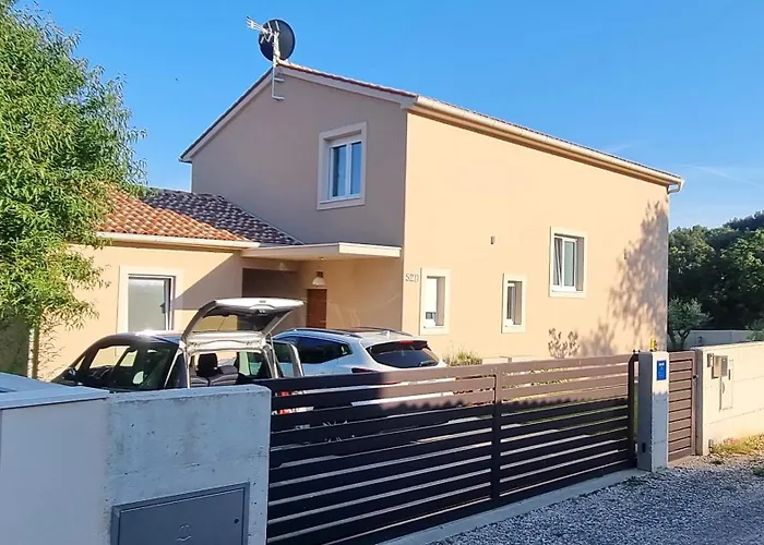 Mira Villa *