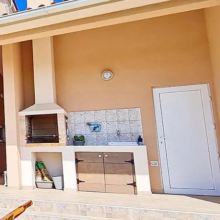 Mira Villa